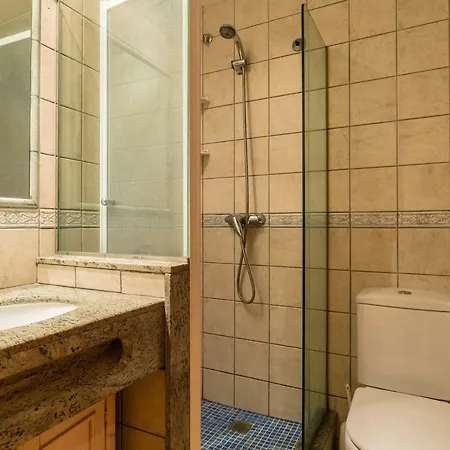 A-1 Llafra Apartment *